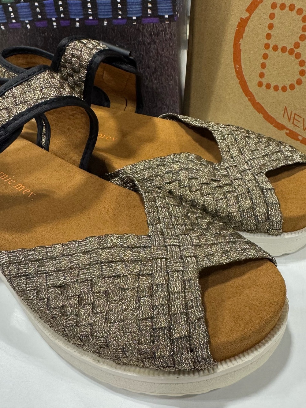 Bernie Mev Sz 39 Woven Buckle Sandals in Beige and Black - Picture 3 of 7